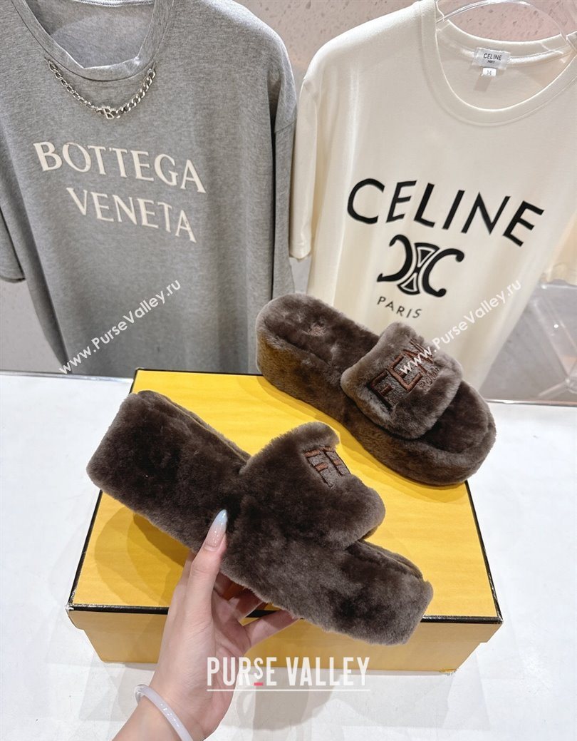 Fendi Sunshine Platform Slides Sandal in Shearling Wool Grey 2025 FE103001 (MD-251030008)