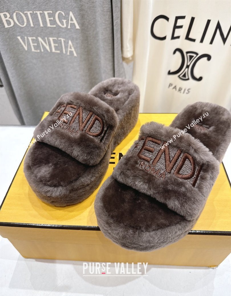 Fendi Sunshine Platform Slides Sandal in Shearling Wool Grey 2025 FE103001 (MD-251030008)