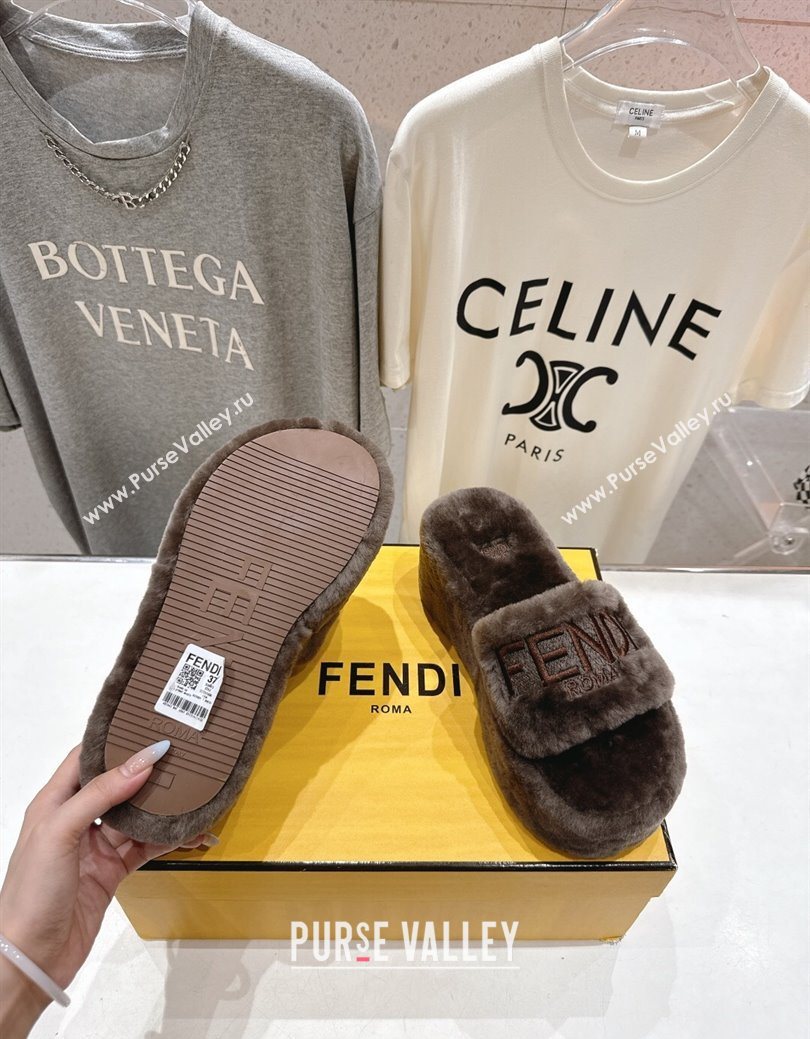 Fendi Sunshine Platform Slides Sandal in Shearling Wool Grey 2025 FE103001 (MD-251030008)