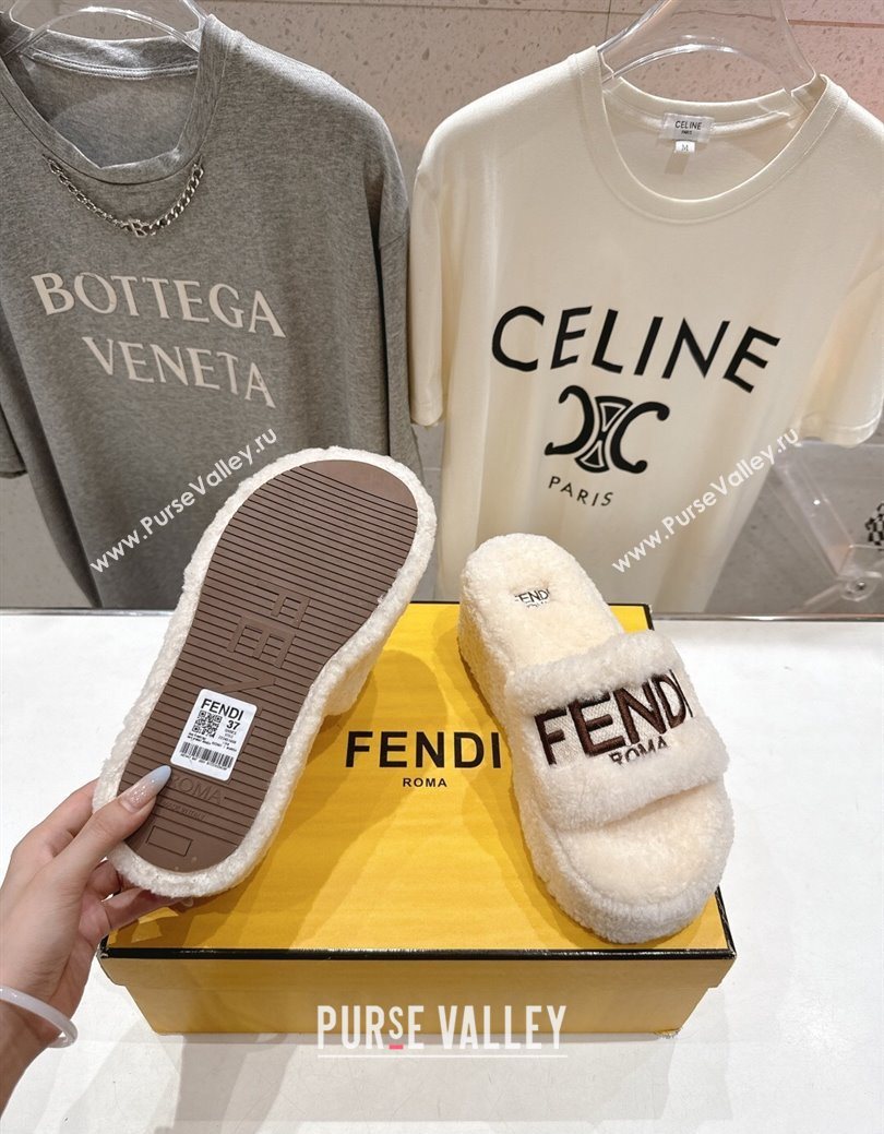 Fendi Sunshine Platform Slides Sandal in Shearling Wool White 2025 FE103001 (MD-251030009)