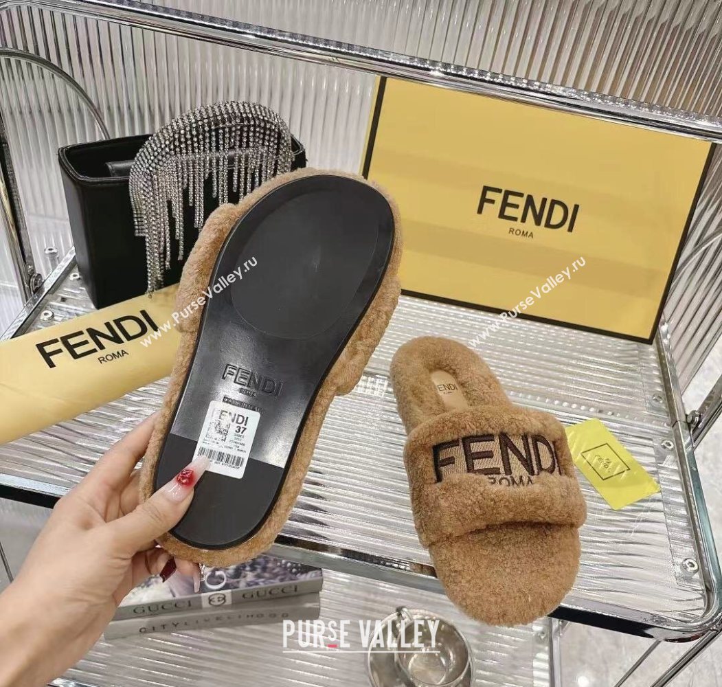 Fendi Flat Slides Sandal in Shearling Wool Beige 2025 FE103002 (MD-251030011)