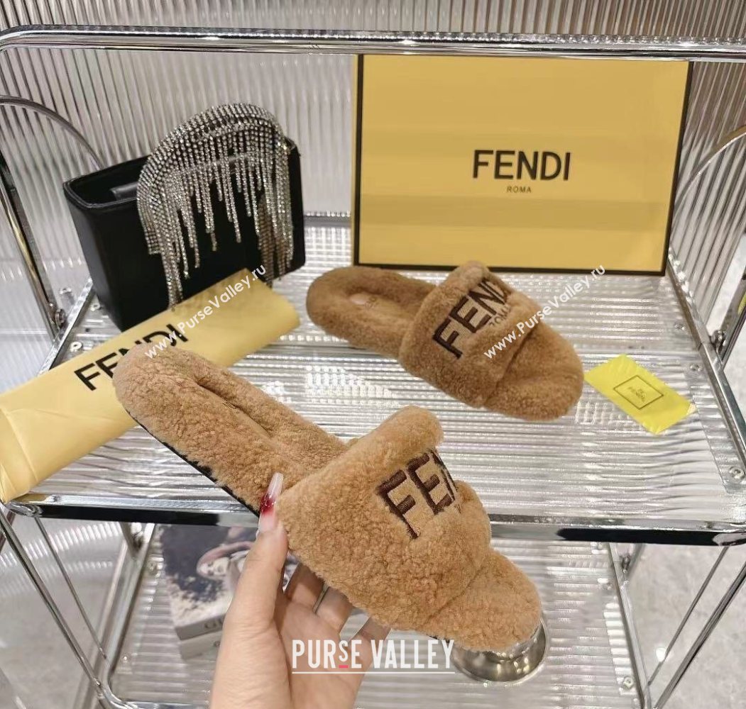 Fendi Flat Slides Sandal in Shearling Wool Beige 2025 FE103002 (MD-251030011)