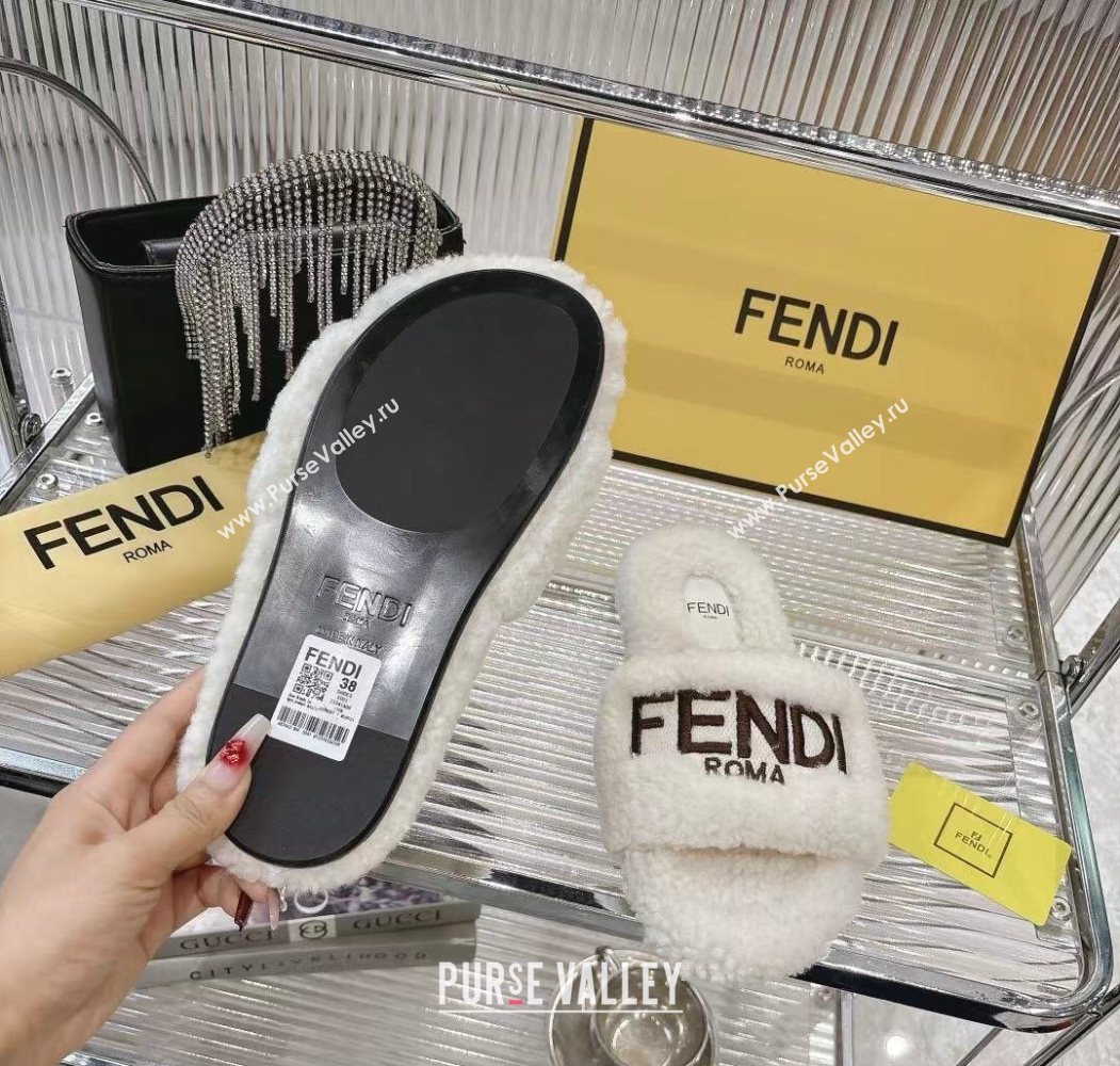Fendi Flat Slides Sandal in Shearling Wool White 2025 FE103002 (MD-251030013)