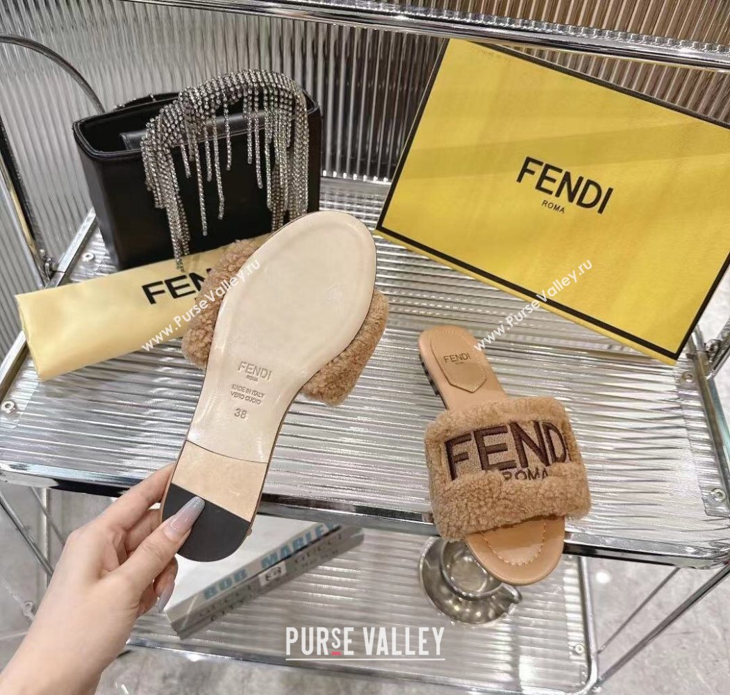 Fendi Flat Slides Sandal in Shearling Wool Beige 2025 FE103003 (MD-251030016)