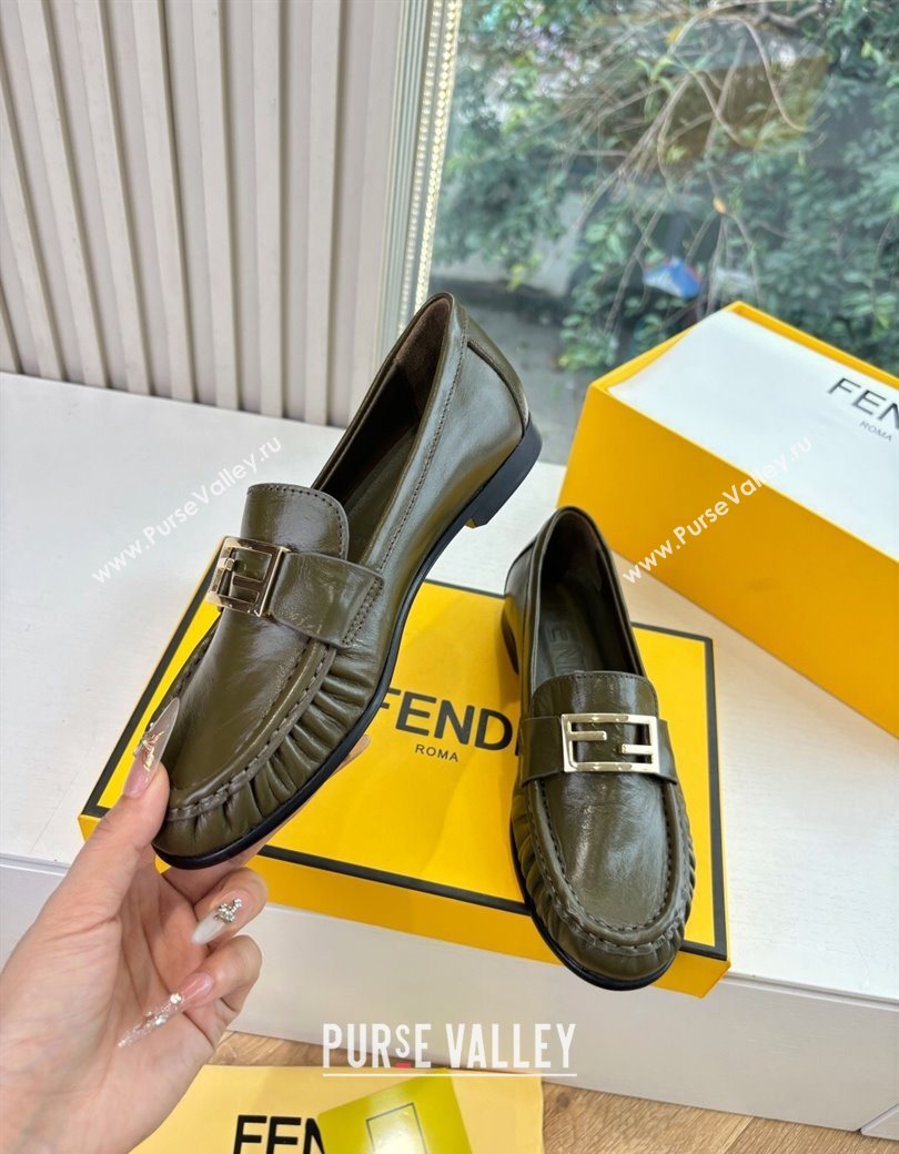 Fendi Baguette Flat Loafers in Shiny Calfskin Leather Green 2025 FE121603 (MD-251216087)