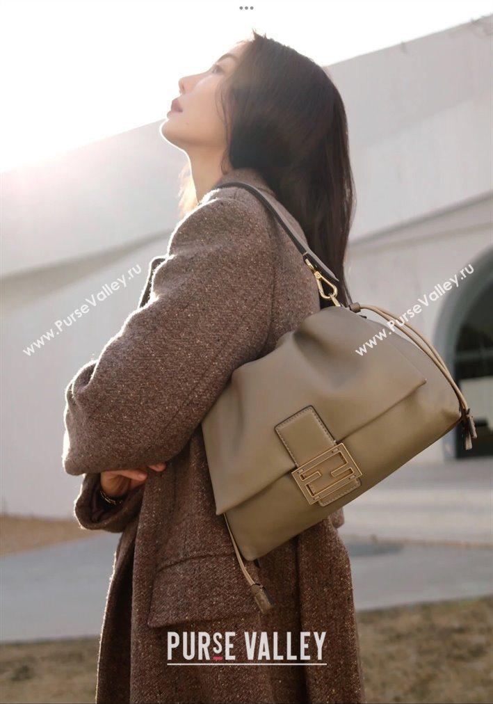 Fendi Mamma Baguette Large Bag in Nappa Leather Dove Grey 2025 8677L (CL-250628002)