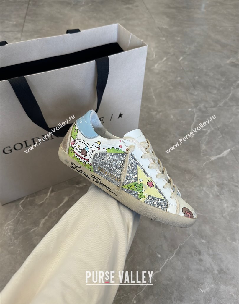 Golden Goose Super-Star Sneakers in Leather and Glitters with Dogs Print White/Light Blue 2024 (13-240530005)