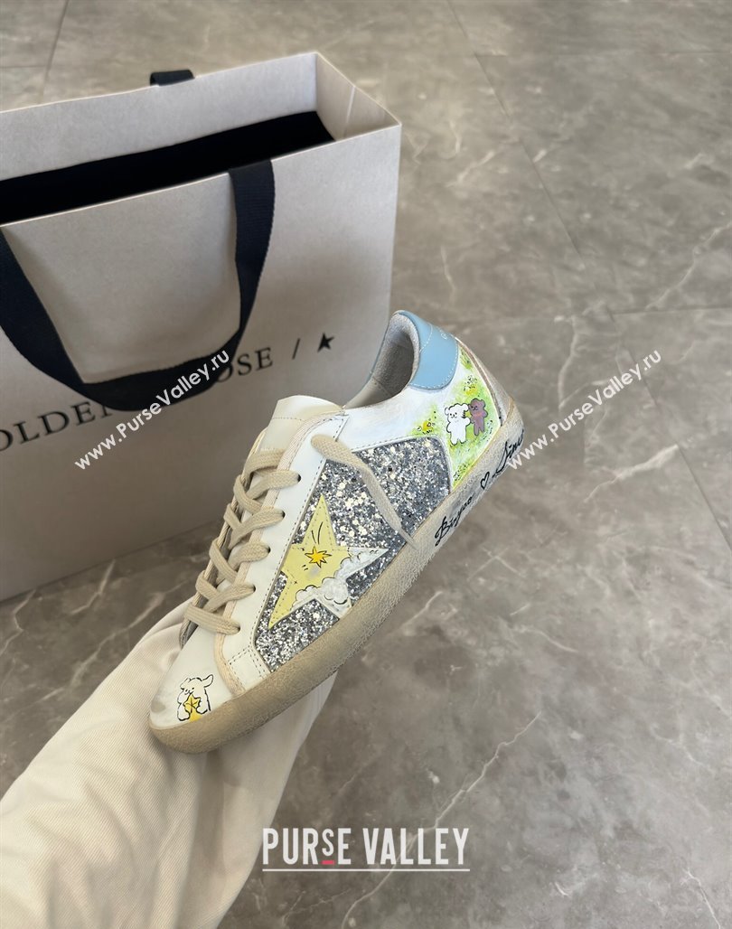 Golden Goose Super-Star Sneakers in Leather and Glitters with Dogs Print White/Light Blue 2024 (13-240530005)