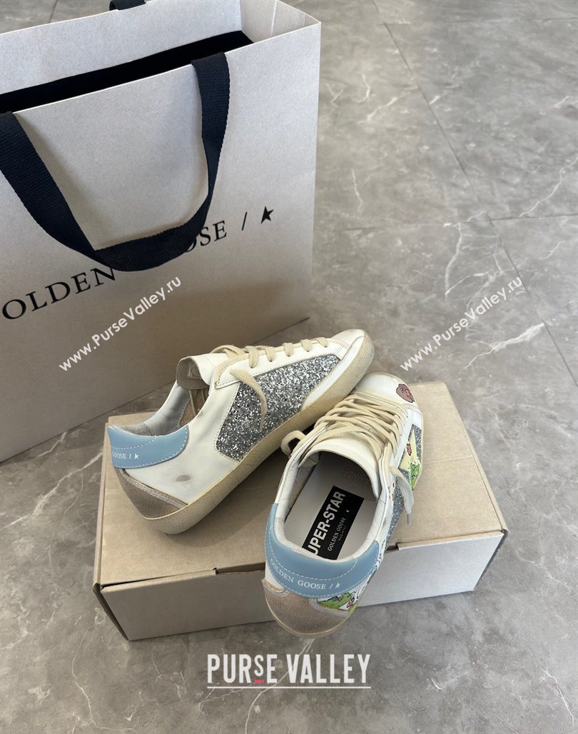 Golden Goose Super-Star Sneakers in Leather and Glitters with Dogs Print White/Light Blue 2024 (13-240530005)