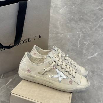 Golden Goose V-Star Sneakers in light gray suede with a silver leather star and Pearls Charm 2024 (13-2407230102)