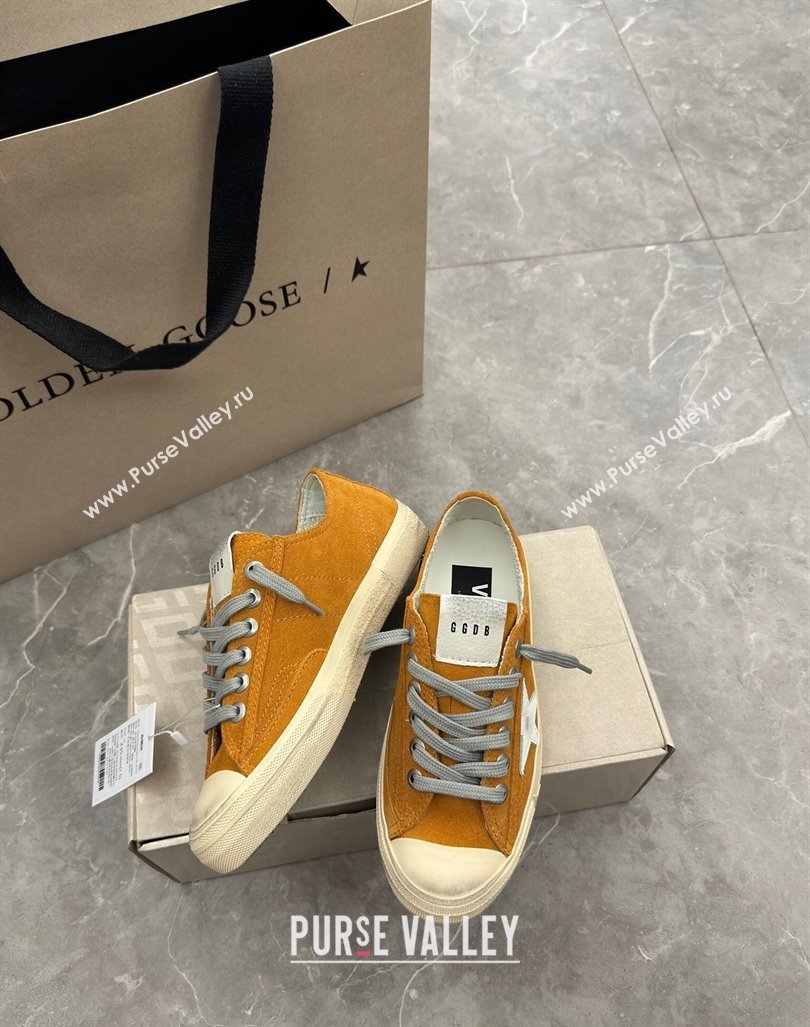 Golden Goose Womens V-Star sneakers in yellow suede with a white leather star 2024 (13-241009067)