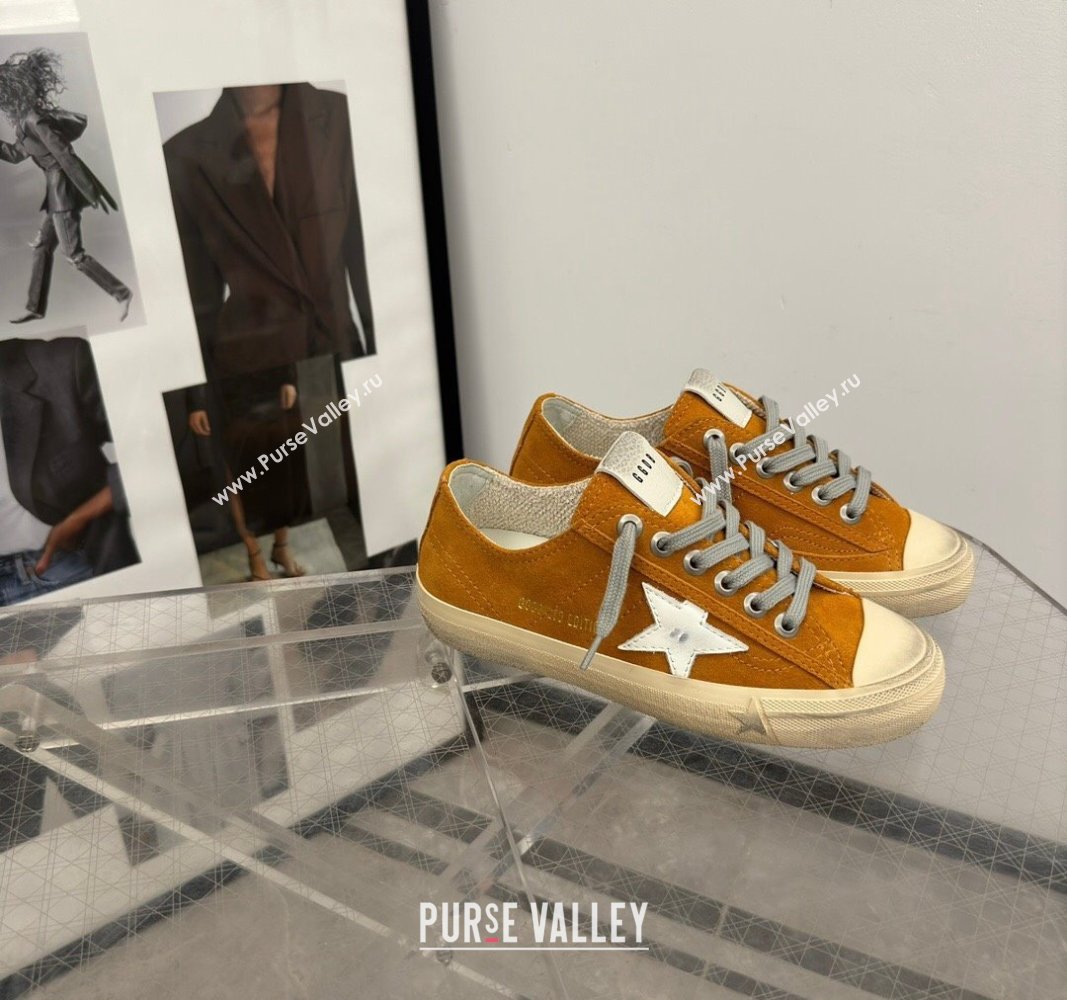 Golden Goose Womens V-Star sneakers in yellow suede with a white leather star 2024 (13-241009067)