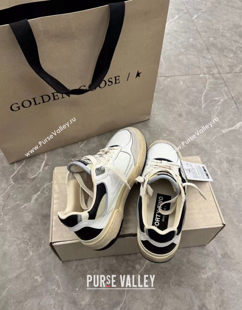 Golden Goose Forty2 with black star and black leather heel tab Black/White 2024 1224 (13-241224010)