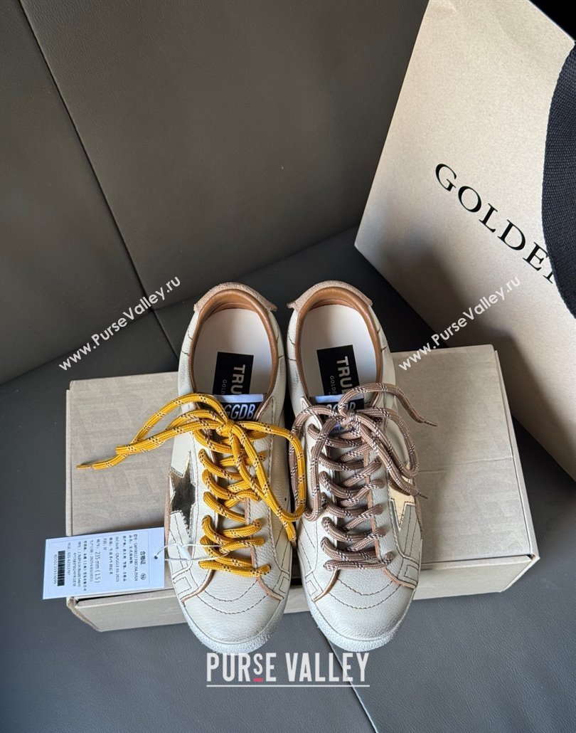 Golden Goose Womens True-Star Sneakers in white nappa leather with gold star and beige suede heel tab 2025 (MD-250429054)