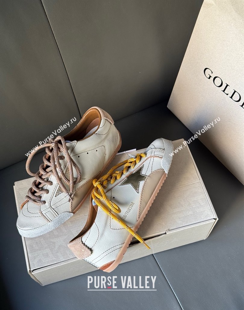 Golden Goose Womens True-Star Sneakers in white nappa leather with gold star and beige suede heel tab 2025 (MD-250429054)