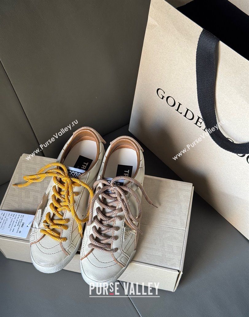 Golden Goose Womens True-Star Sneakers in white nappa leather with gold star and beige suede heel tab 2025 (MD-250429054)