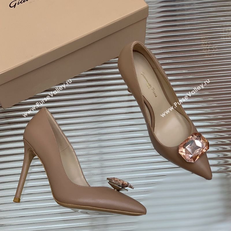 Gianvito Rossi Jaipur Pumps 10.5cm in Lambskin with Maxi Stone Apricot 2025 (MD-250428138)