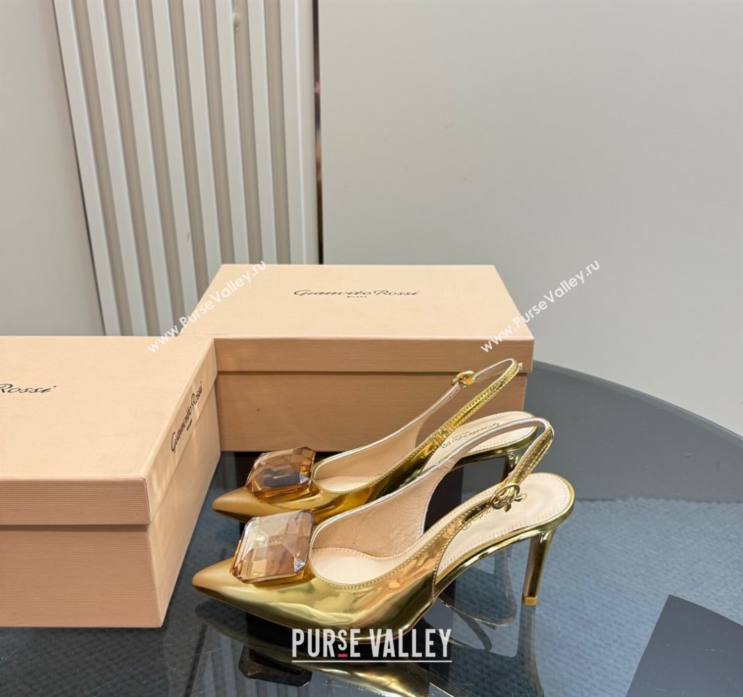 Gianvito Rossi Jaipur Pumps 8.5cm in Patent Leather with Maxi Stone Gold 2025 (MD-250428148)
