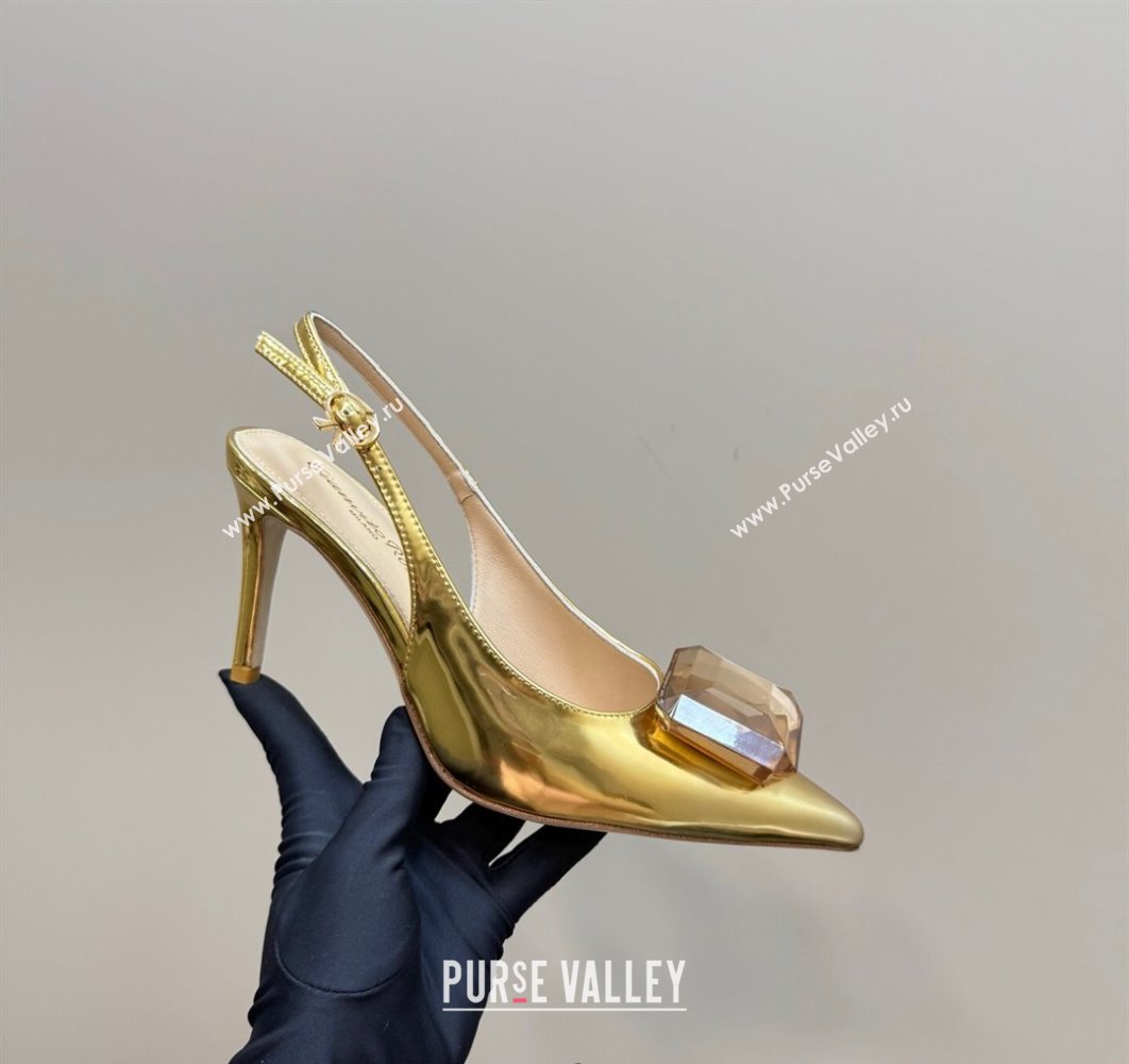 Gianvito Rossi Jaipur Pumps 8.5cm in Patent Leather with Maxi Stone Gold 2025 (MD-250428148)