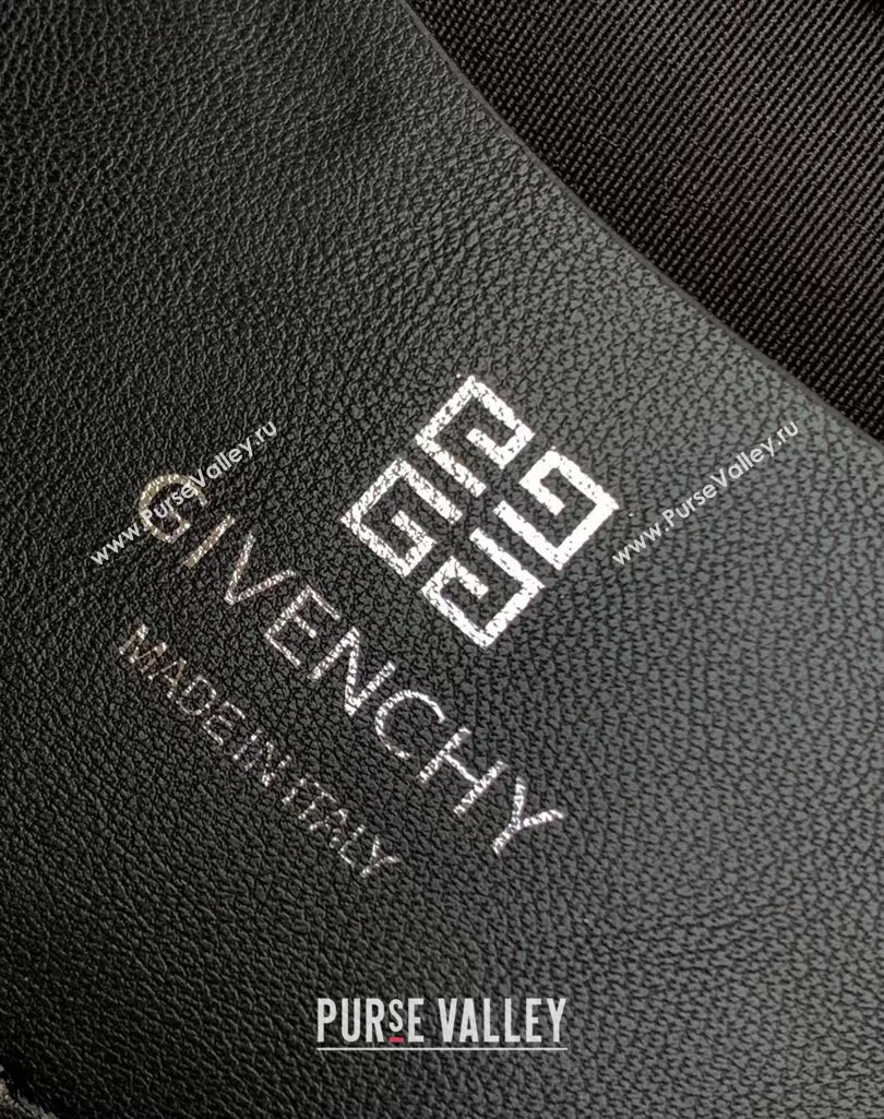 Givenchy Small Ptit Voyou bag in patent leather Black 2025 (Ys-250408013)
