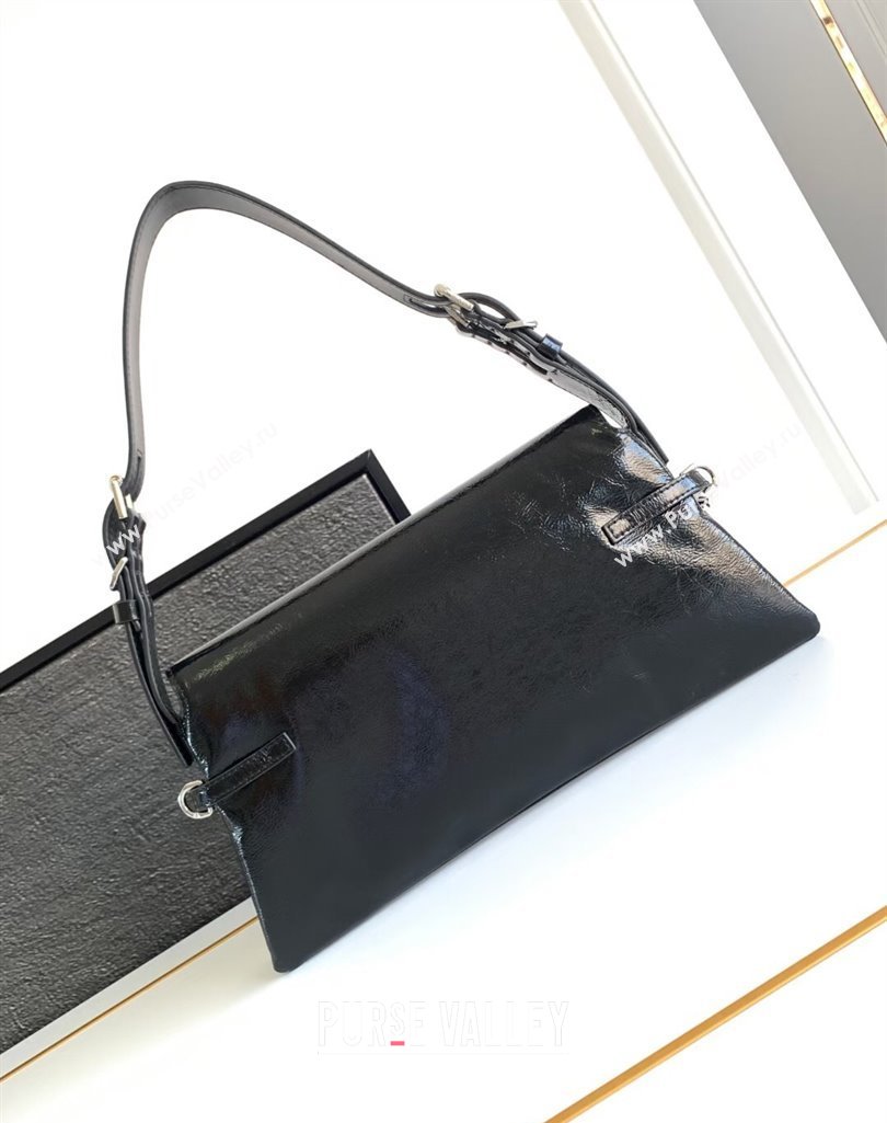Givenchy Small Ptit Voyou bag in patent leather Black 2025 (Ys-250408013)