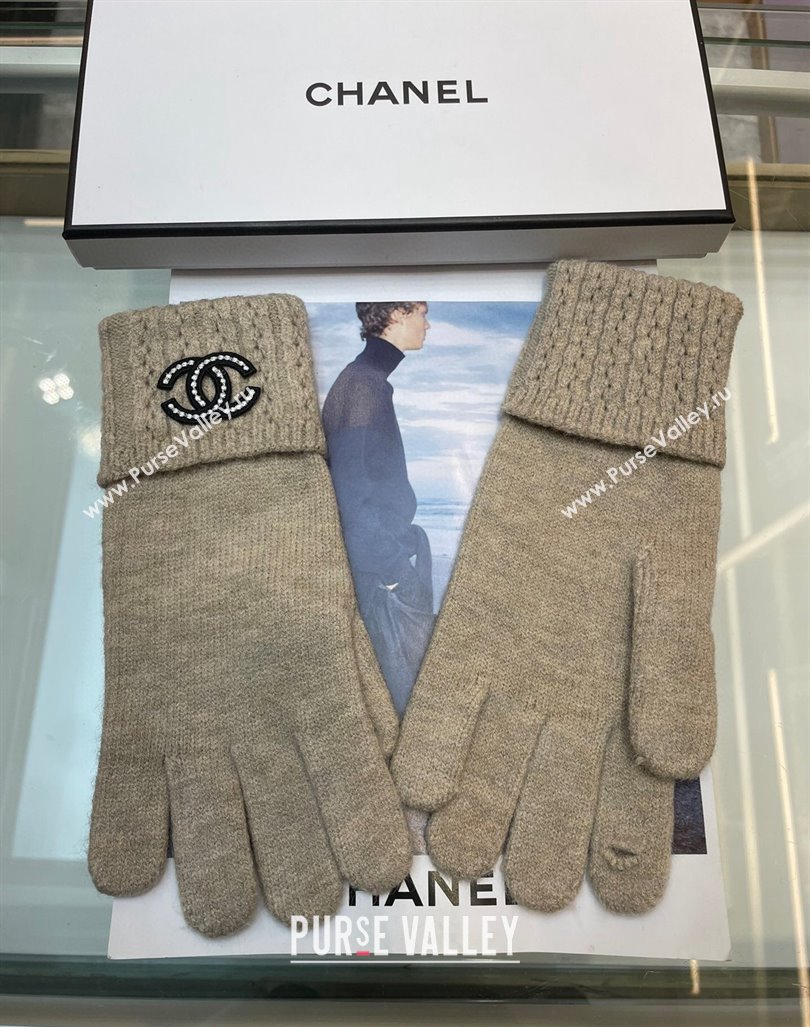 Chanel Cashmere Knit Gloves with Strass CC Beige 2024 1023 (A-241023135)