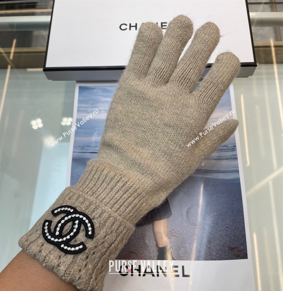 Chanel Cashmere Knit Gloves with Strass CC Beige 2024 1023 (A-241023135)