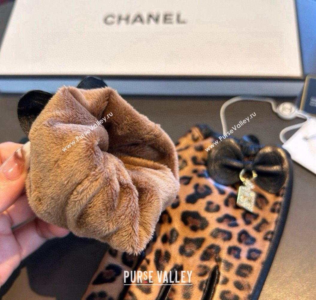 Chanel Printed Lambskin and Cashmere Gloves Brown 2025 1111 (XMN-251112065)