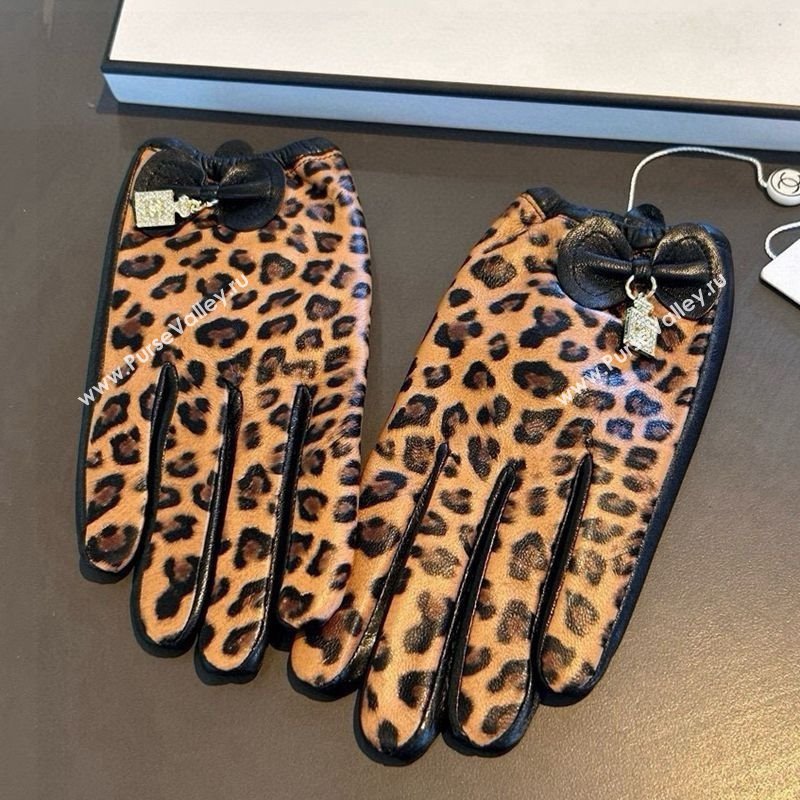 Chanel Printed Lambskin and Cashmere Gloves Brown 2025 1111 (XMN-251112065)