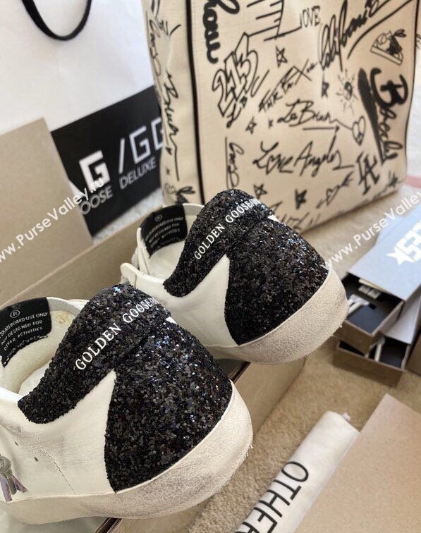 Golden Goose GGDB Super-Star Sneakers in White Calfskin and Purple Star 2024 0328 (MD-240328113)