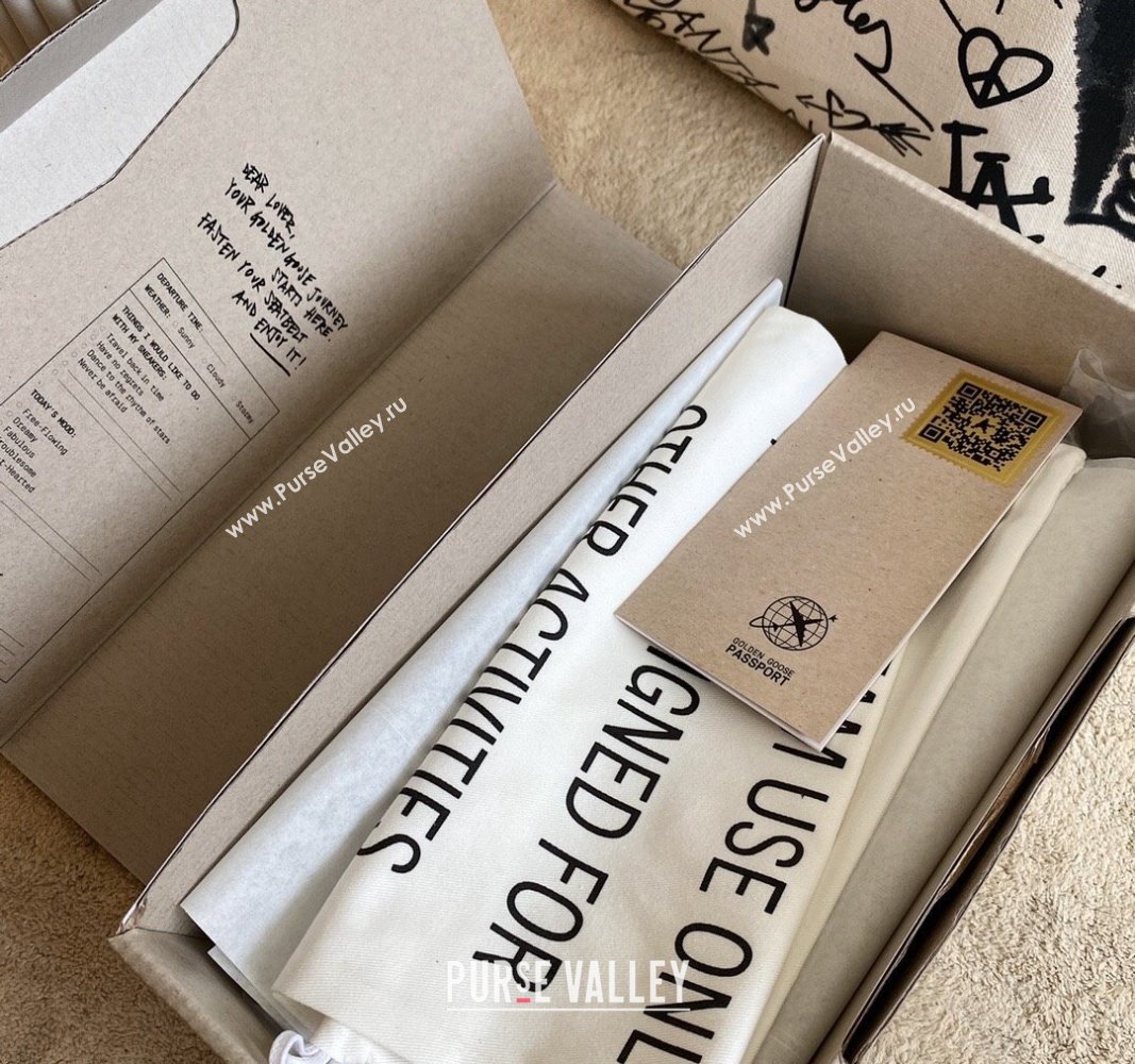 Golden Goose GGDB Super-Star Sneakers in White Calfskin and Silver Star 2024 032802 (MD-240328117)