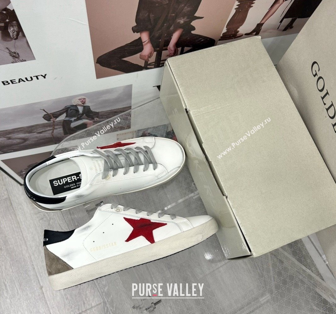 Golden Goose GGDB Super-Star Sneakers in White Calfskin and Red Star 2024 (MD-240328130)