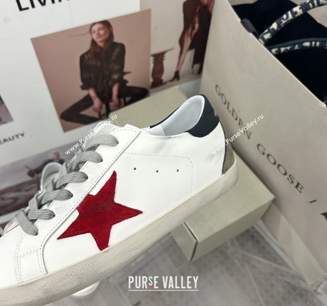 Golden Goose GGDB Super-Star Sneakers in White Calfskin and Red Star 2024 (MD-240328130)