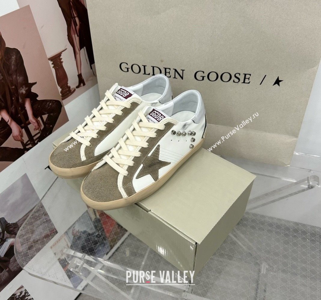 Golden Goose GGDB Super-Star Sneakers in White Calfskin and Studs 2024 (MD-240328132)