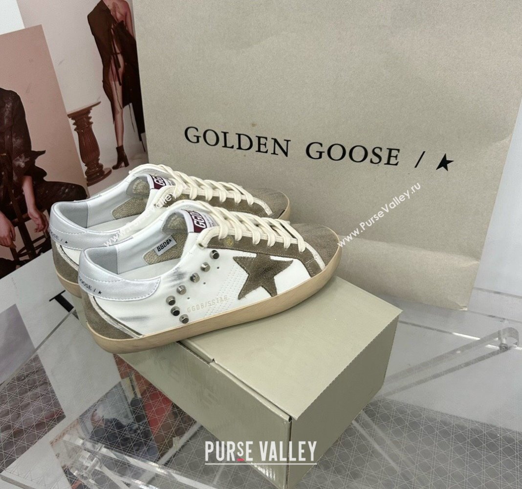 Golden Goose GGDB Super-Star Sneakers in White Calfskin and Studs 2024 (MD-240328132)
