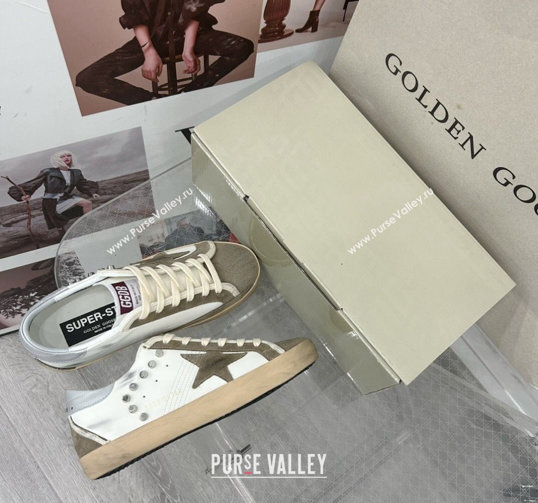 Golden Goose GGDB Super-Star Sneakers in White Calfskin and Studs 2024 (MD-240328132)