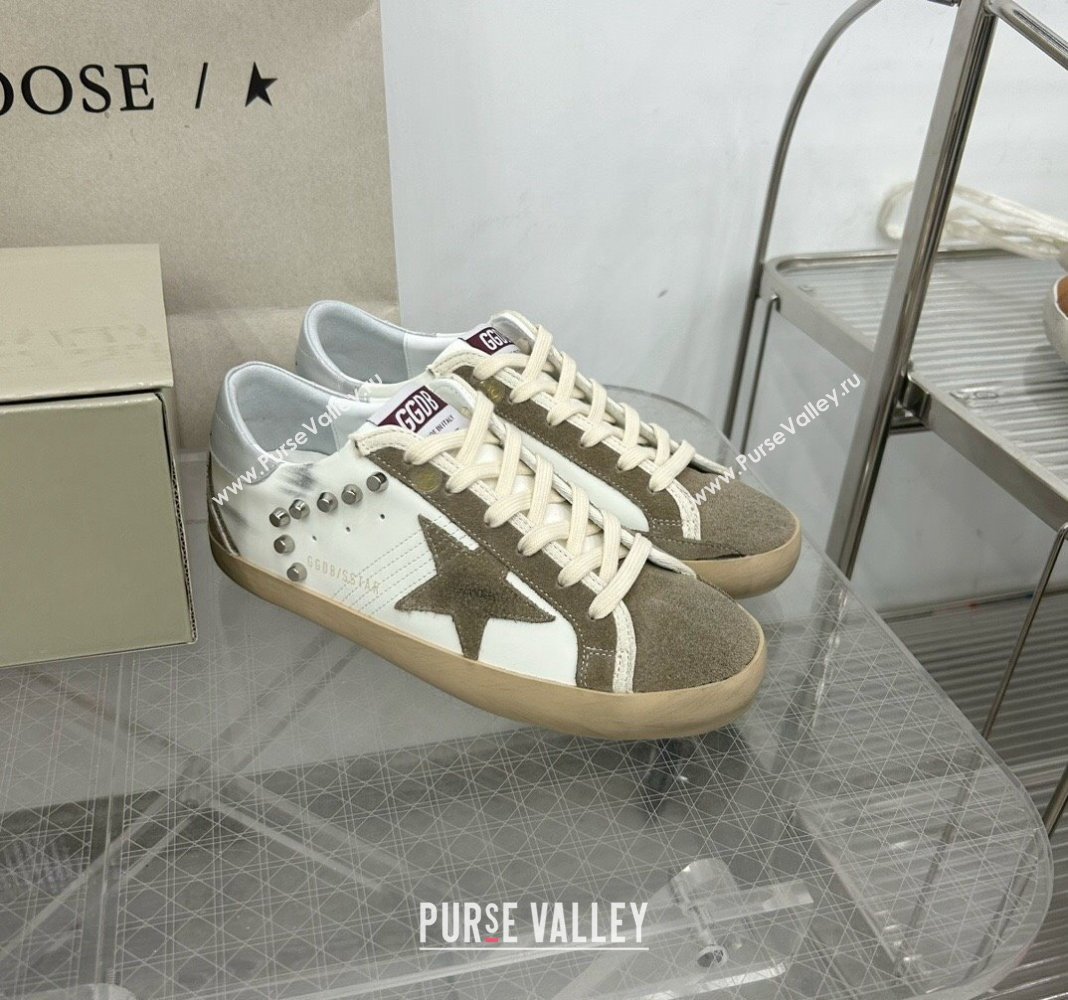 Golden Goose GGDB Super-Star Sneakers in White Calfskin and Studs 2024 (MD-240328132)