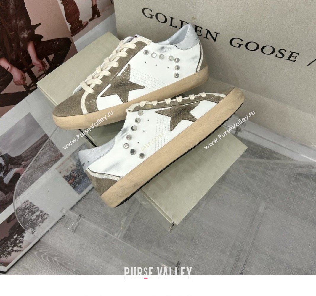 Golden Goose GGDB Super-Star Sneakers in White Calfskin and Studs 2024 (MD-240328132)