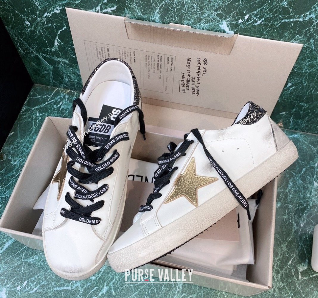 Golden Goose GGDB Super-Star Sneakers in White Calfskin and Gold Leather Star 2024 (MD-240328134)