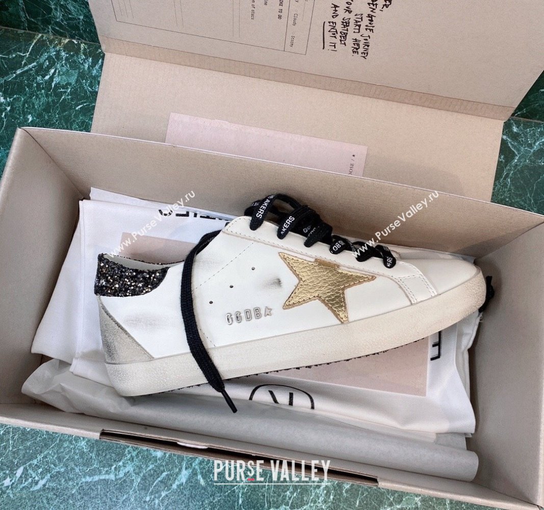 Golden Goose GGDB Super-Star Sneakers in White Calfskin and Gold Leather Star 2024 (MD-240328134)