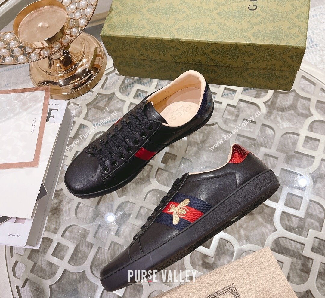 Gucci Ace Leather Sneakers with Bee Black 6 2023 1012 (SS-231012077)