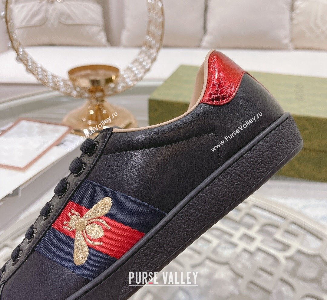 Gucci Ace Leather Sneakers with Bee Black 6 2023 1012 (SS-231012077)