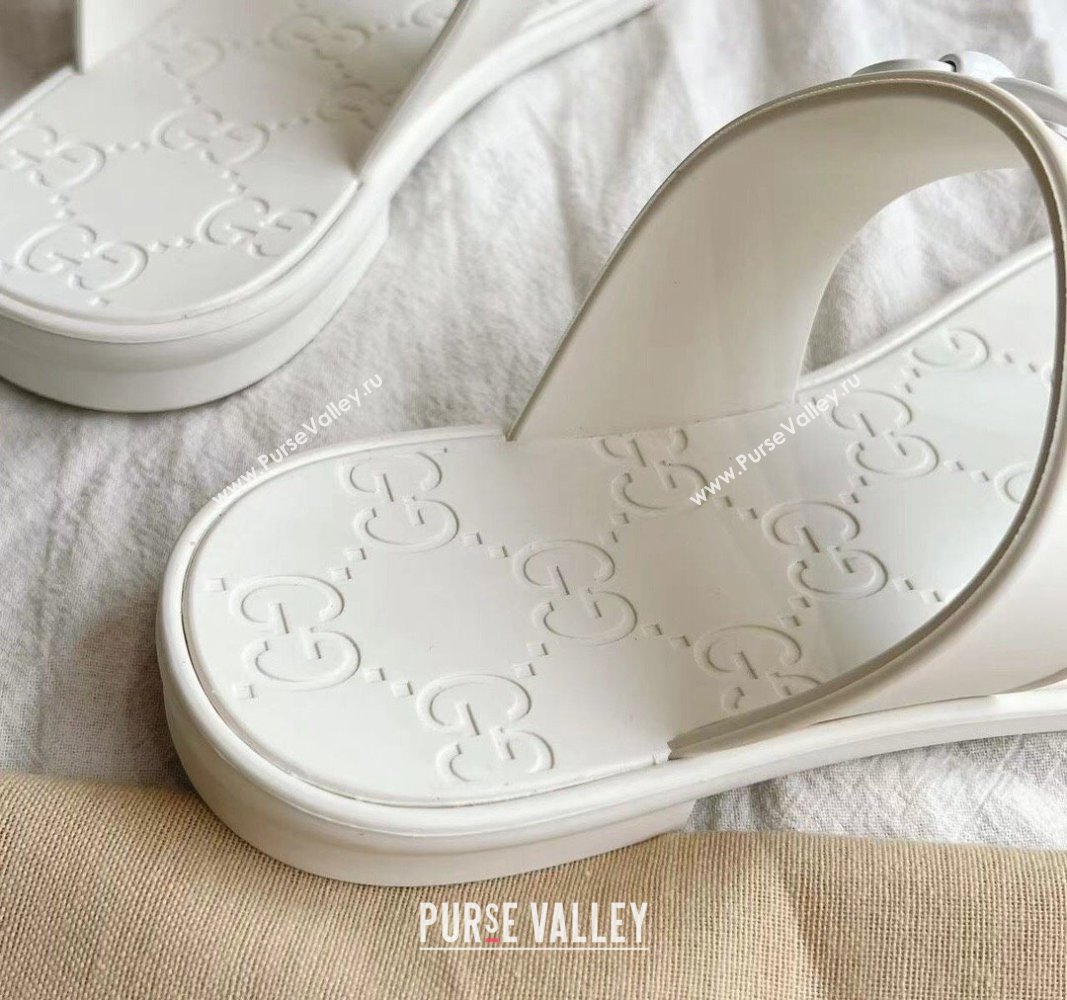 Gucci Rubber Flat Thong Slide Sandals with Horsebit White 2024 0605 (GDX-240605049)