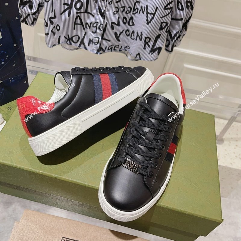 Gucci Ace Sneakers with Web in Calf Leather Black 2024 0814 (SS-240814109)