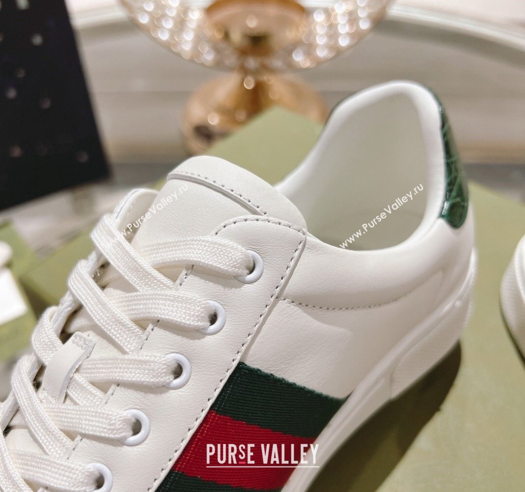 Gucci Ace Sneakers with Web and Bee in White Leather 2024 0814 (SS-240814116)