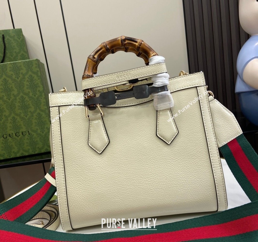 Gucci Diana Small Tote Bag with GUCCI Logo in Patent Leather White 2024 702721 (XLU-240924046)