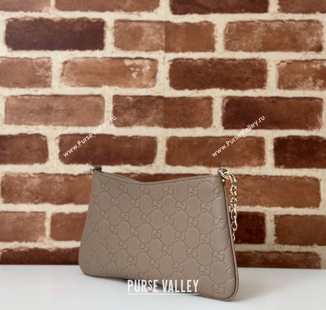 Gucci GG Grainy Leather Emblem Medium Shoulder bag Grey 2025 815277 (DLH-250117062)