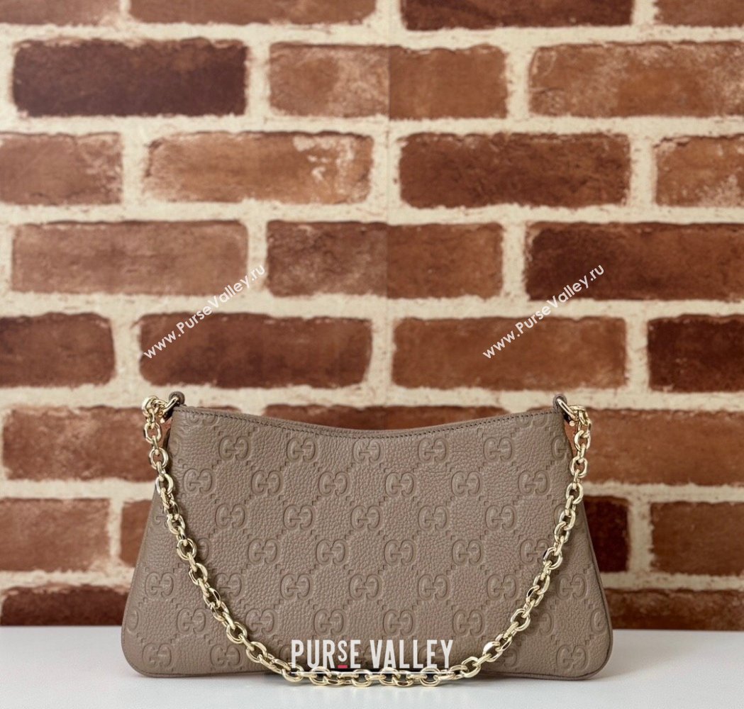 Gucci GG Grainy Leather Emblem Medium Shoulder bag Grey 2025 815277 (DLH-250117062)