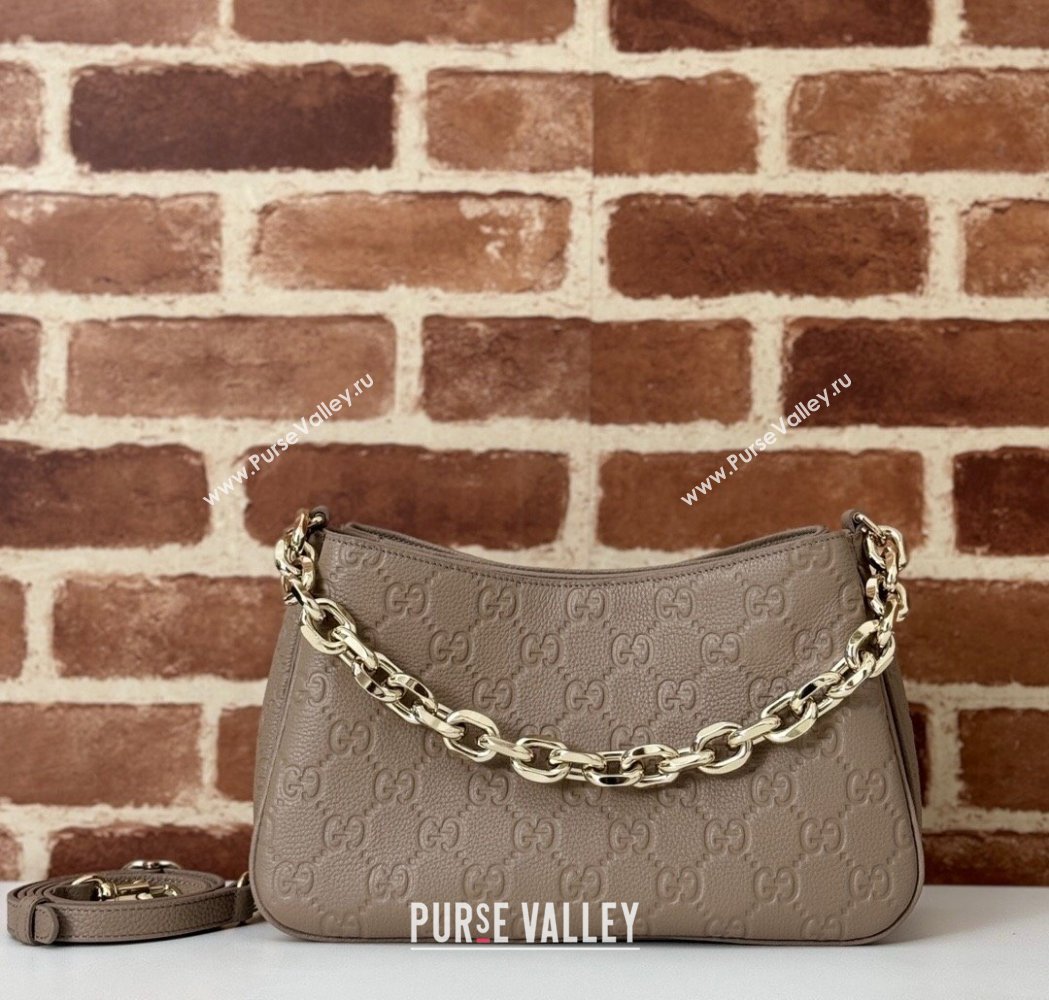 Gucci GG Grainy Leather Emblem Small Shoulder bag Grey 2025 815263 (DLH-250117065)