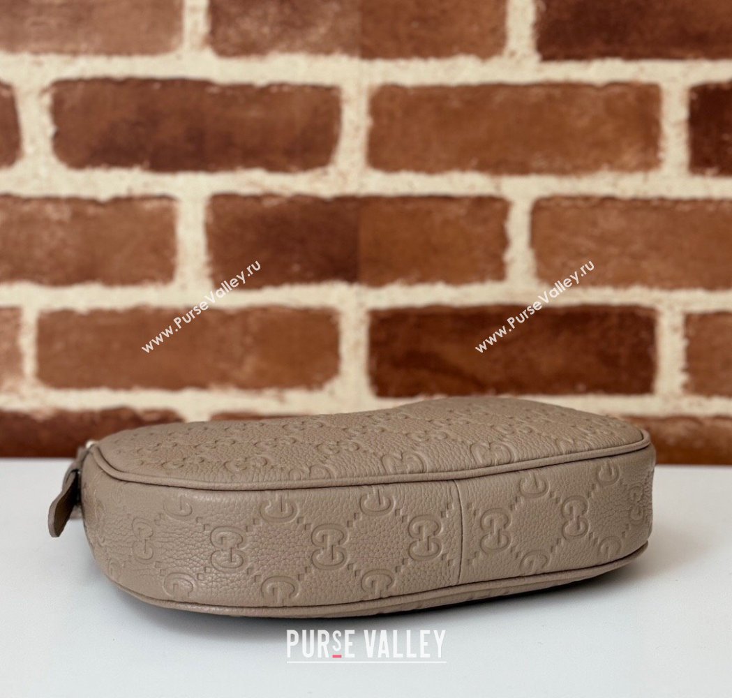 Gucci GG Grainy Leather Emblem Small Shoulder bag Grey 2025 815409 (DLH-250117068)